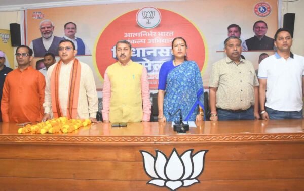 स्वदेशी की नींव पर ही बनेगा विकसित भारत : कैबिनेट मंत्री रेखा आर्या