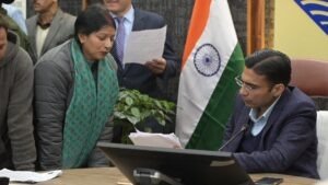 नेशनल पैरा ओलंपिक खिलाड़ी की भूमि पर अवैध कब्जे का प्रयास; ऑन द स्पॉट डीएम सविन बंसल ने एसडीएम को अग्रिम आदेश तक यथा स्थिति बनाए रखने के दिए निर्देश