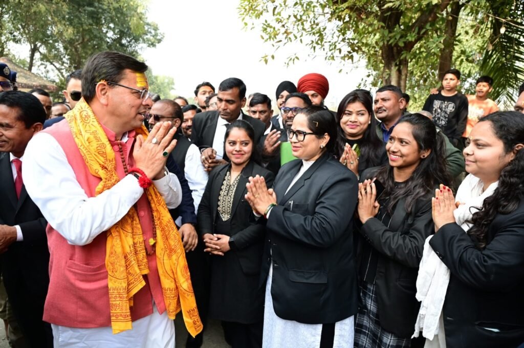 मुख्यमंत्री धामी ने खटीमा में अधिवक्ताओं के नए चैम्बर का किया लोकार्पण