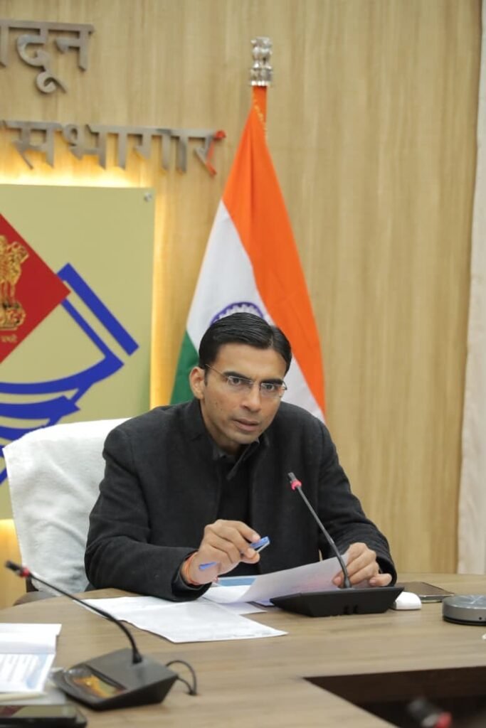 एमडीडीए को स्वीकृत मानचित्र निरस्त कर ध्वस्तीकरण कार्यवाही के निर्देश