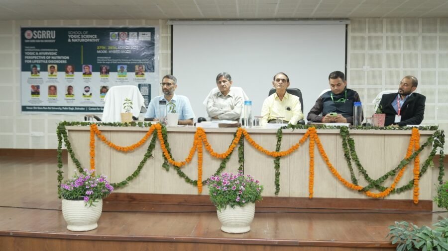 एसजीआरआर विश्वविद्यालय में अंतरराष्ट्रीय योग सम्मेलन वैश्विक विशेषज्ञों ने साझा किए विचार, दो दिवसीय सम्मेलन में अंतरराष्ट्रीय स्तर पर योग की बढ़ती लोकप्रियता को लेकर भी हुई चर्चा