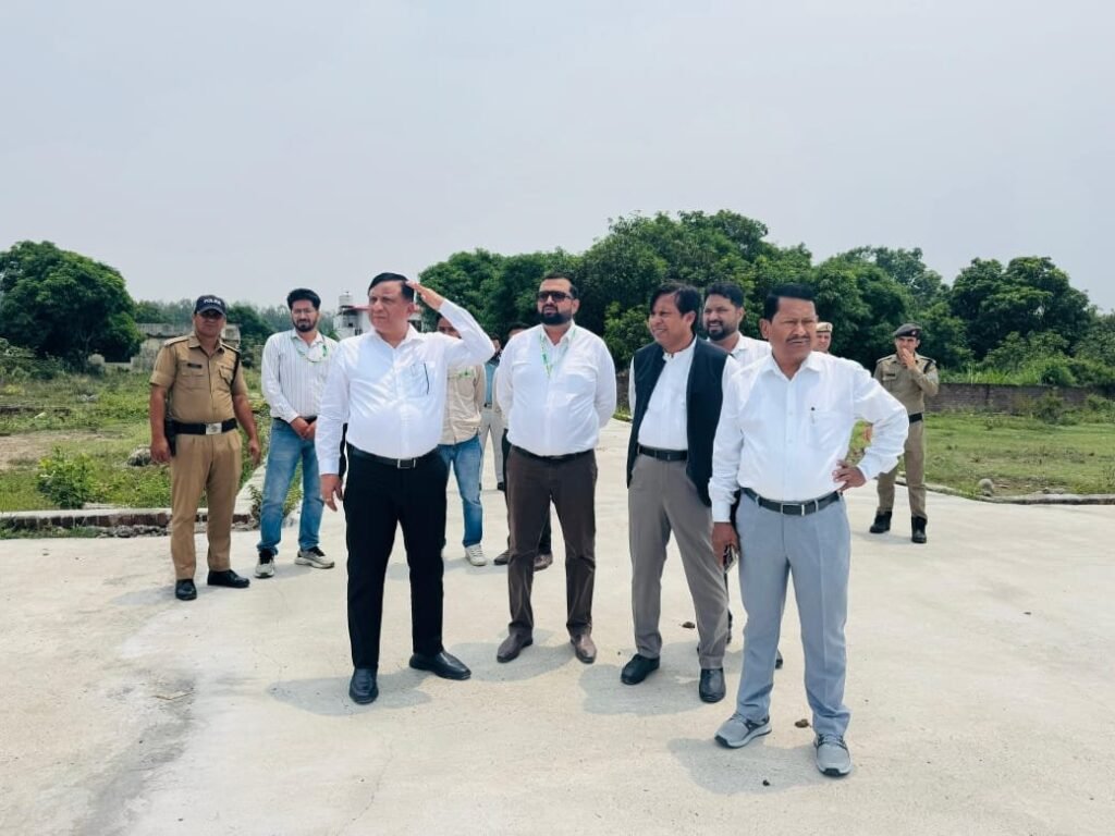 अवैध निर्माणकर्ताओं पर शिकंजा कसने मैदान में उतरे एमडीडीए उपाध्यक्ष बंशीधर तिवारी, पछवादून क्षेत्र का किया स्थलीय निरीक्षण, नियम विरुद्ध निर्माणों पर सख्त कार्रवाई के दिए निर्देश