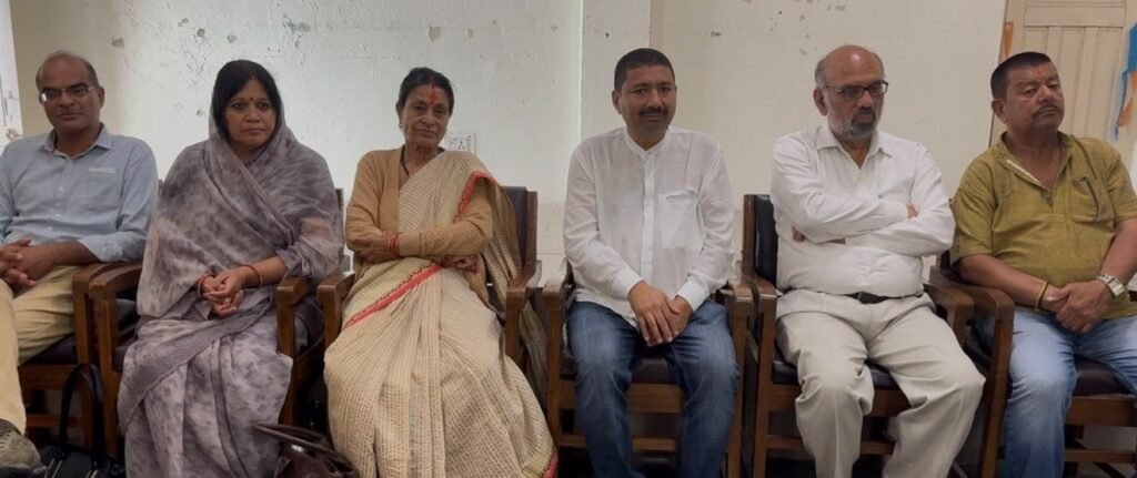 विकास प्राधिकरण के विरोध में एकजुट हुए नगरवासी