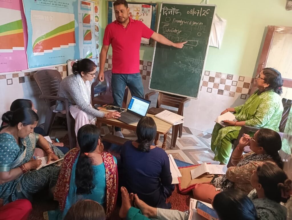 पौड़ी गढ़वाल : प्रेमनगर आंगनबाड़ी केंद्र में मातृ वंदना योजना पर प्रशिक्षण, नए लाभार्थियों का हुआ पंजीकरण
