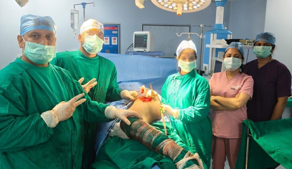 जिला अस्पताल में दो मरीजों का सफल हिप रिप्लेसमेंट