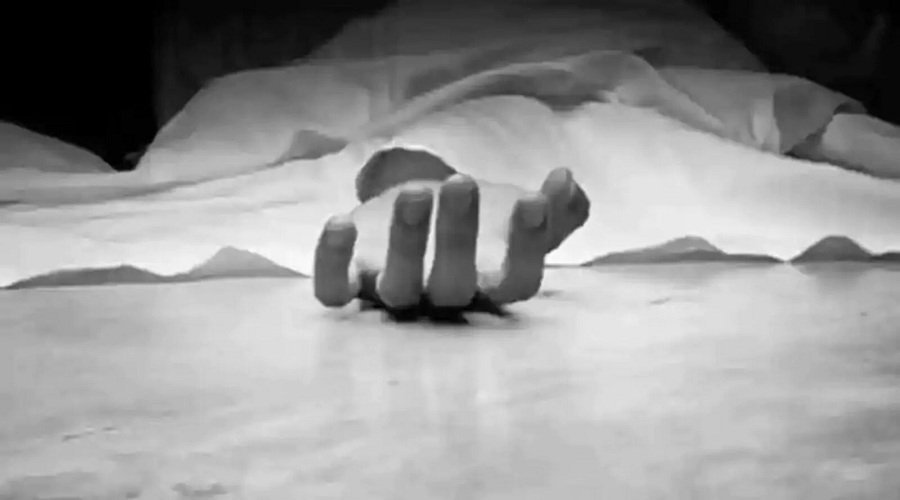 घास काटते समय पैर फिसलने से खाई में गिरकर महिला की मौत